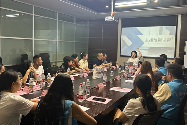 培訓(xùn)營(yíng)活動(dòng)現(xiàn)場(chǎng)。重慶市萬(wàn)盛經(jīng)開(kāi)區(qū)人力社保局供圖