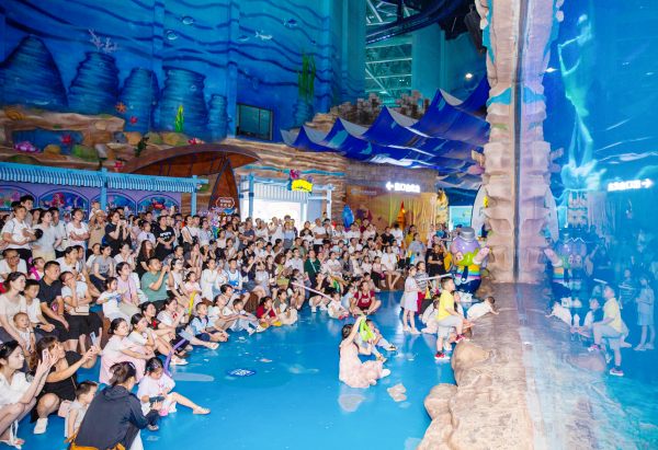 孩子們探索海洋奧秘。陳俊攝