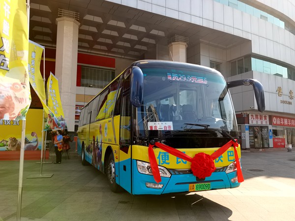 便民快巴采用39-48座新能源豪華大巴。徐粘琴攝
