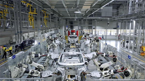 工廠正在開足馬力生產(chǎn)。中國長安汽車供圖