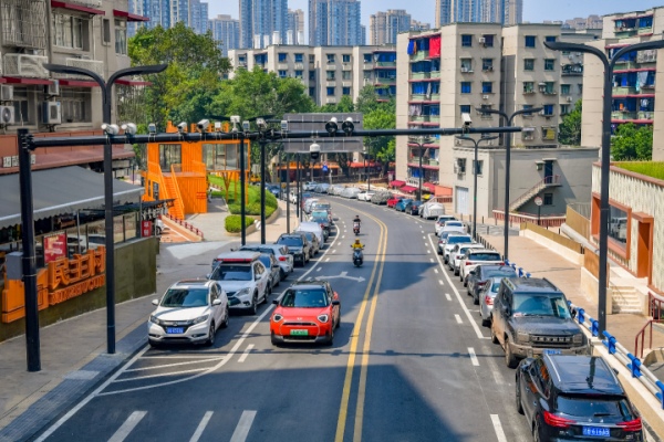 改造提升后的團(tuán)結(jié)路。曹鳴鷗攝