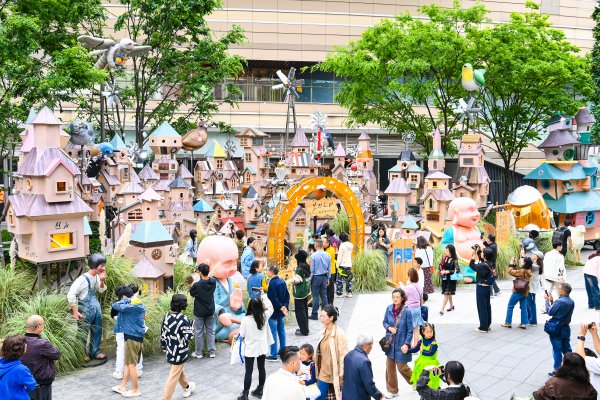 “荒野之國”全國巡展首站在重慶光環(huán)購物公園。張瑋真攝