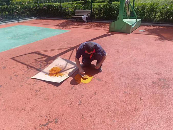 高溫下修復(fù)塑膠。招商積余重慶公司供圖