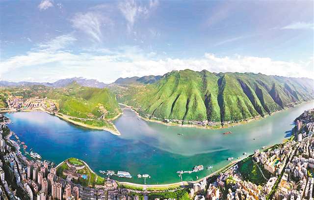 巫山縣長江三峽巫峽口景美如畫（無人機照片）。特約攝影 王忠虎/視覺重慶