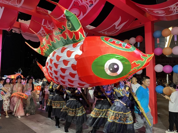 非遺魚燈巡游。受訪者供圖