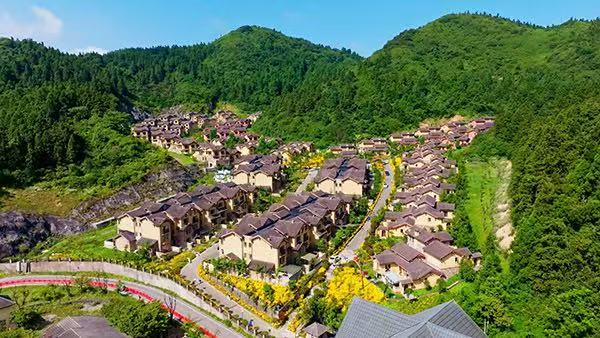 豐都縣南天湖避暑休閑房地產(chǎn)開發(fā)依據(jù)資源特色，規(guī)劃布局有森林度假區(qū)、田園度假區(qū)、康養(yǎng)度假小鎮(zhèn)。豐都縣住房城鄉(xiāng)建委供圖
