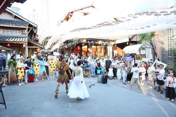 推介會走進(jìn)重慶熱門景點(diǎn)。梁艷鋒攝