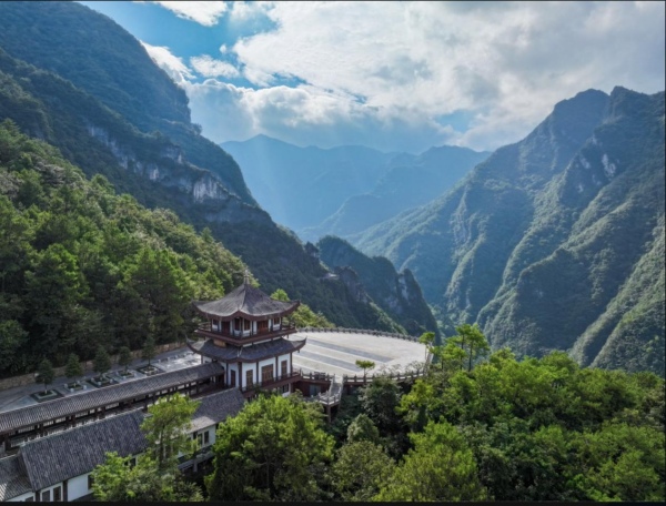 武陵山大裂谷。涪陵武陵山旅游開發(fā)有限公司供圖