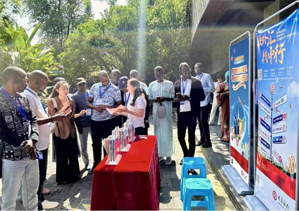 境外來賓支付服務(wù)宣傳展位。中行重慶市分行供圖