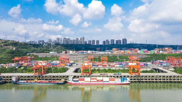 果園港集裝箱碼頭。汪彥彤?dāng)z