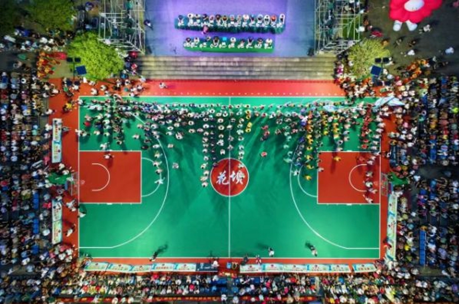 “花壩杯”籃球賽現(xiàn)場。中國地質(zhì)大學（北京）地球物理與信息技術(shù)學院供圖