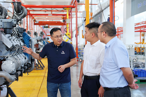 農(nóng)行工作人員現(xiàn)場走訪調研。向詩佳攝