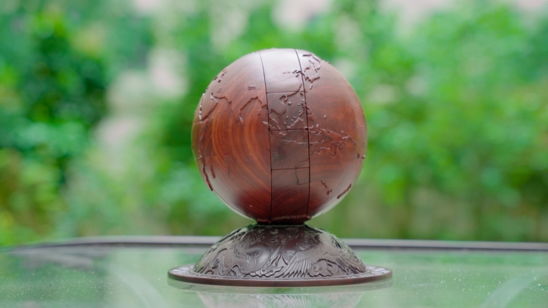 重慶地圖作品“魯班鎖地球儀”。 重慶市規(guī)劃和自然資源局供圖