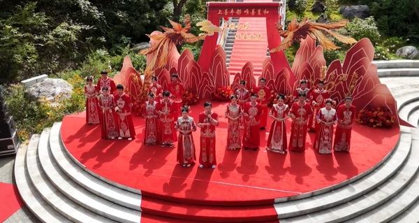 集體婚禮現(xiàn)場。豐都縣融媒體中心供圖