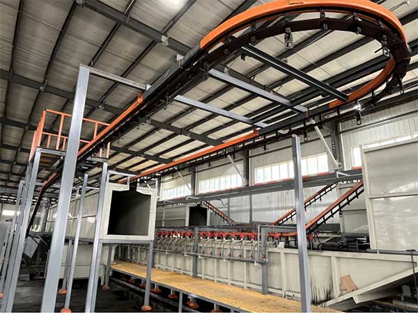 重慶市悅鵬傘業(yè)有限公司制造生產(chǎn)線。恒豐銀行重慶分行供圖