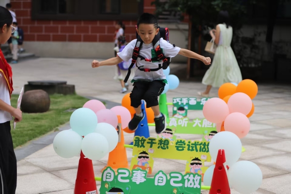 創(chuàng)意破冰活動。金科小學供圖