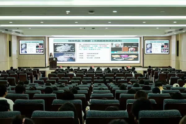 2025年“全國藥品安全宣傳周-攜手共建藥品安全防線”進(jìn)校園進(jìn)社區(qū)活動(dòng)在重慶醫(yī)科大學(xué)舉辦。主辦方供圖