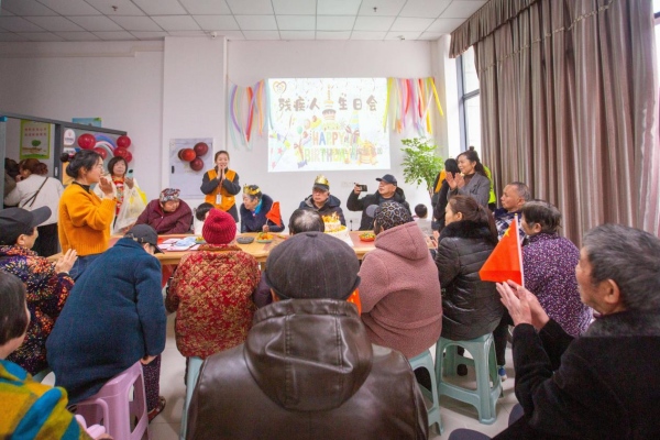 “渝馨家園”殘疾人集體生日活動，傳遞社會溫暖。渝北區(qū)殘聯(lián)供圖