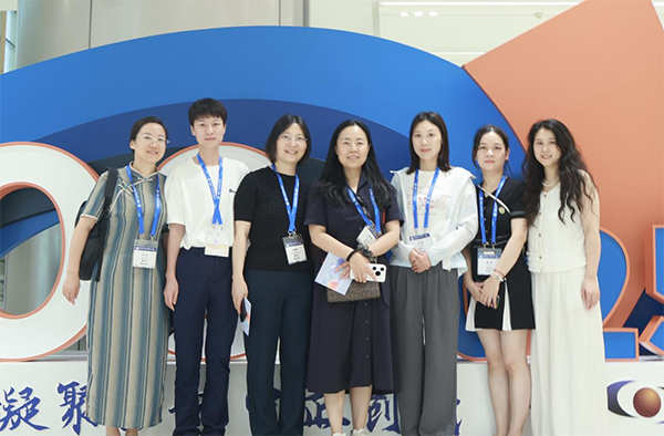 重慶南坪愛爾眼科醫(yī)院專家共赴學(xué)術(shù)會現(xiàn)場。重慶南坪愛爾眼科醫(yī)院供圖