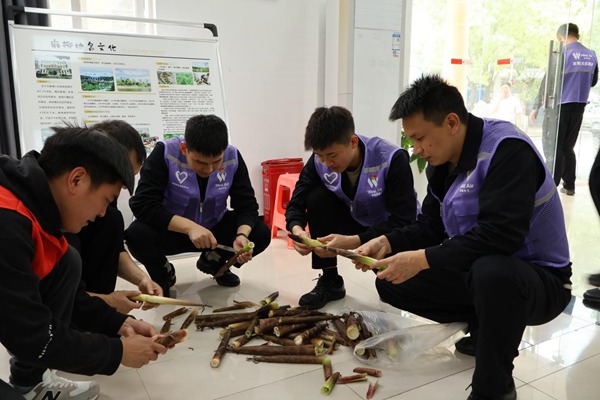 西部航空助農(nóng)活動(dòng)。西部航空供圖