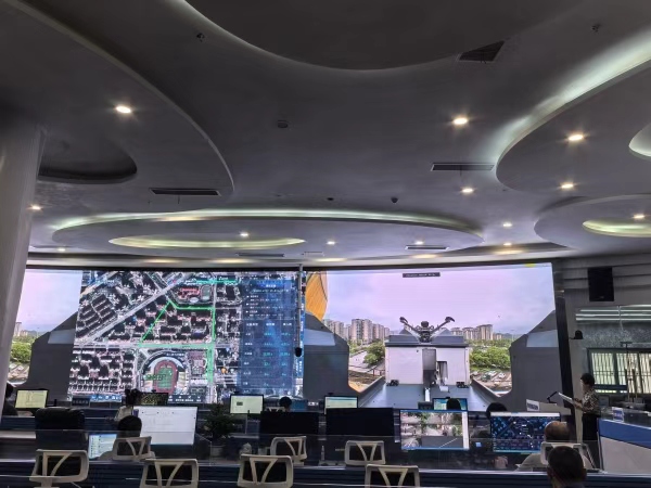 梁平區(qū)治理中心利用無(wú)人機(jī)開展城區(qū)周邊秸稈焚燒巡查。梁平區(qū)治理中心供圖