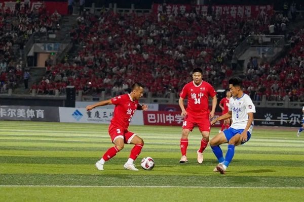 激動(dòng)人心的比賽現(xiàn)場(chǎng)。吳汪洋 攝