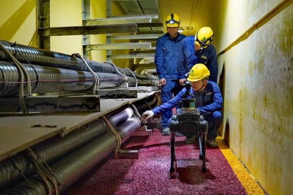 電纜通道中的“機(jī)器人總動(dòng)員”