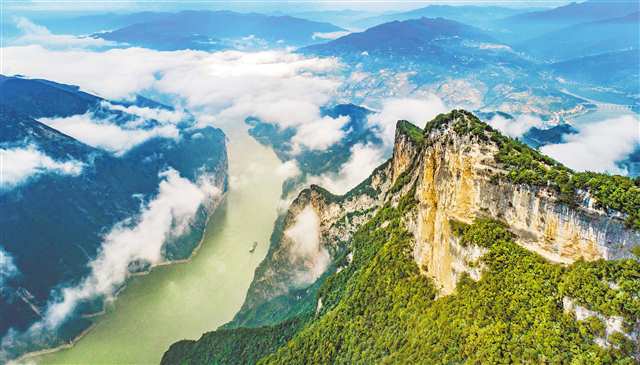 三峽之巔如詩如畫。趙志 攝/視覺重慶