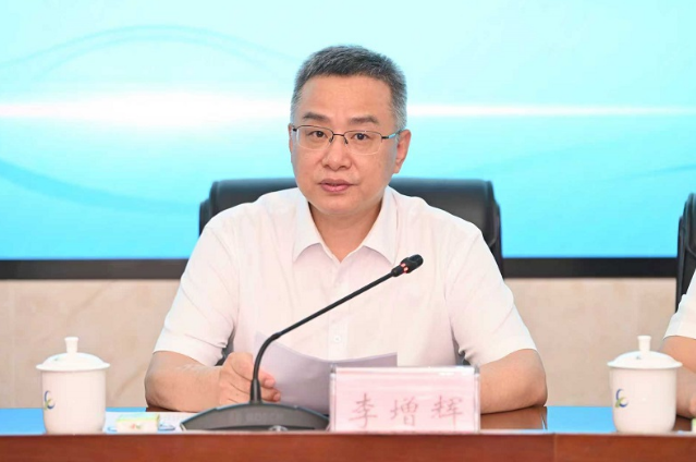 人民日?qǐng)?bào)社重慶分社社長(zhǎng)李增輝致辭。鄒樂(lè)攝