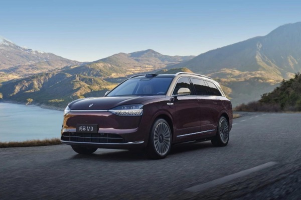 問(wèn)界M9。賽力斯供圖