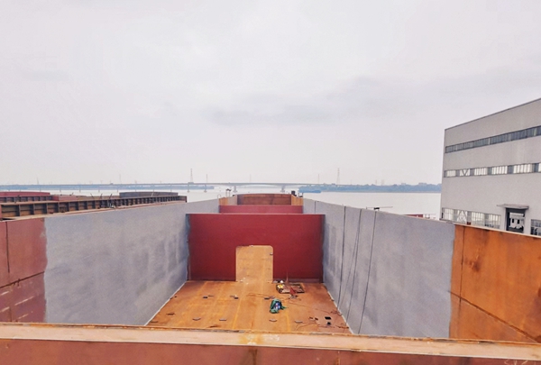 重慶中宏船務(wù)有限公司船舶修造現(xiàn)場(chǎng)。恒豐銀行重慶分行供圖 第1眼TV-華龍網(wǎng)發(fā)