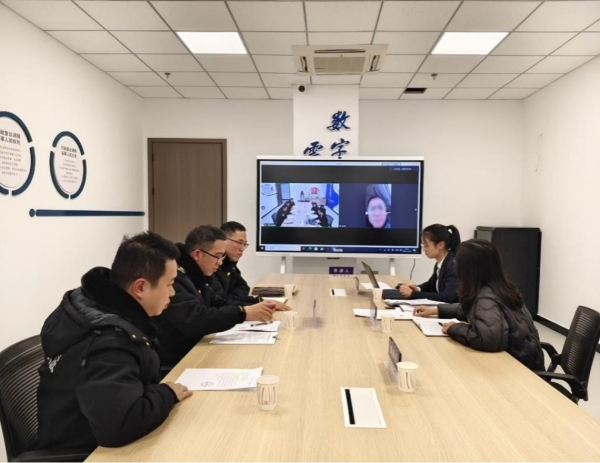 涪陵區(qū)司法局舉行交通運(yùn)輸執(zhí)法涉企行政復(fù)議跨省“云調(diào)解”。重慶市司法局供圖